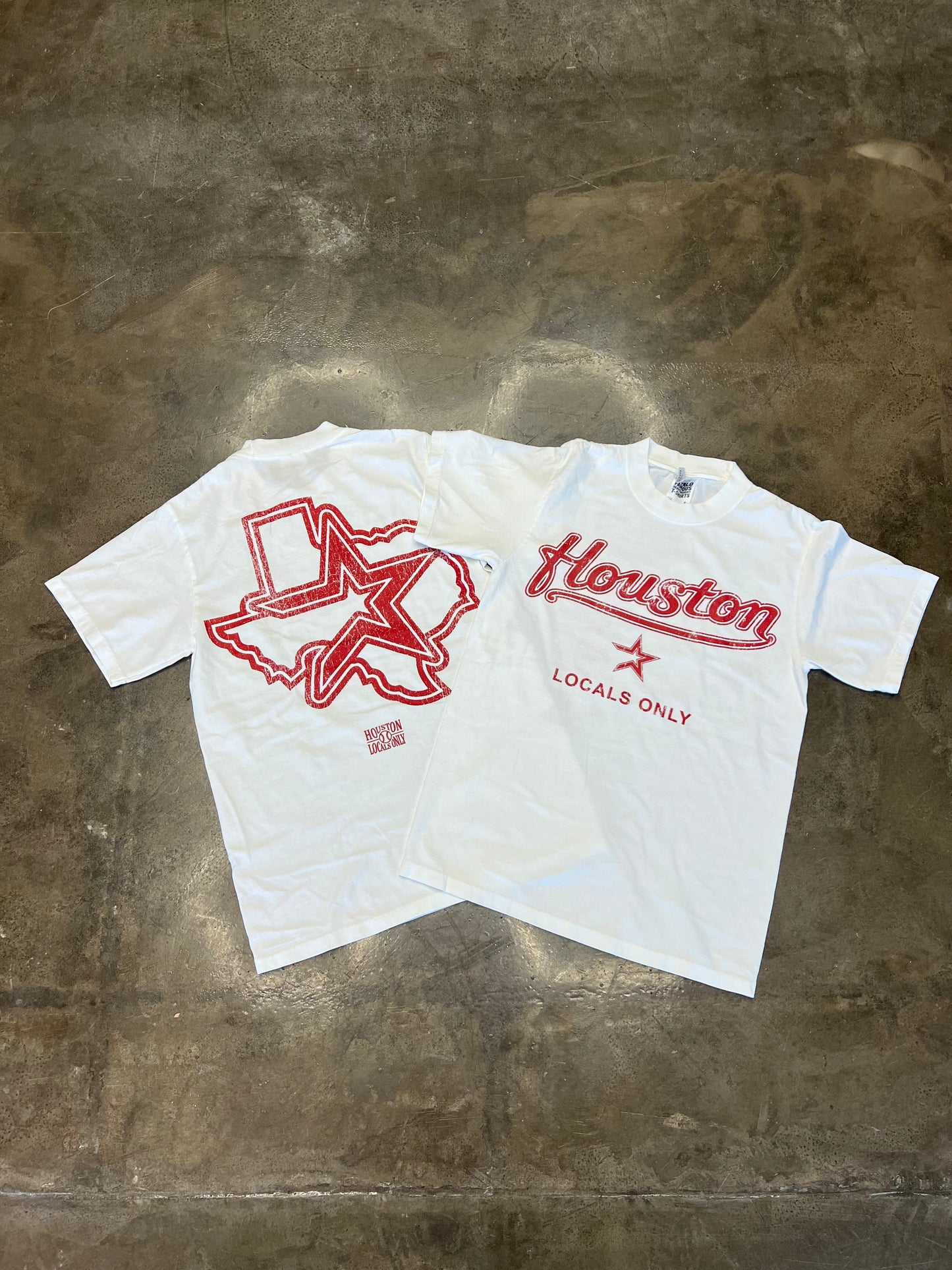 HLO - CURSIVE SCRIPT (WHT/RED)
